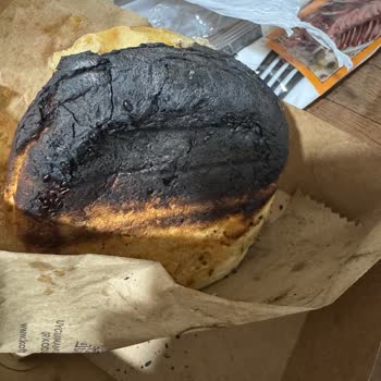 Bayat Ekmek Ve İlgisiz Hizmetle Yaşadığım Hayal Kırıklığı