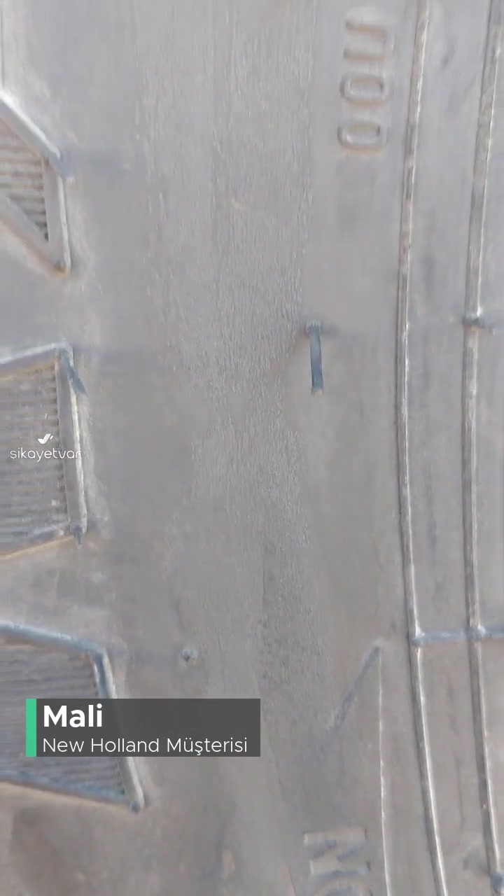 New Holland T5 100 Lastiklerinde Yarıklar Mevcut Sol Arka Sağ Ön! videonun kapak resmi