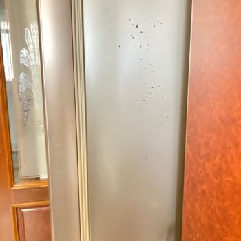 Arçelik Buzdolabında Oluşan Siyah Noktalar Ve Ücretli Değişim Sorunu