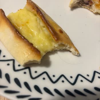 Dondurulmuş Pidenin İçinden Çıkan Kıl Hijyen Endişesi Yarattı