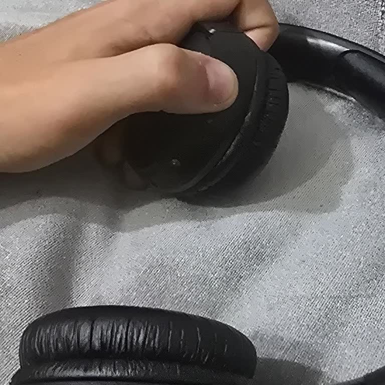 JBL 560 BT Kulaklık Bir Anda Açılmamaya Başladı, Çözüm Bekliyorum