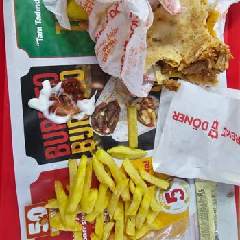 Dönerde Kızarmış Böcek Ve Umursamaz Personel Deneyimi