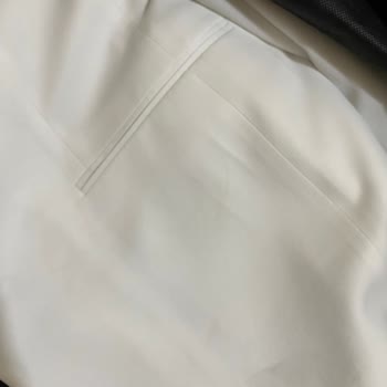 Yumoş Giysi Spreyi Beyaz Ceketimi Mahvetti!