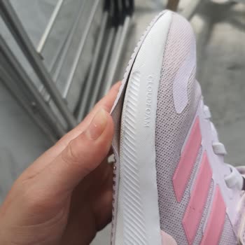 Adidas Ayakkabının Altı Açıldı, Değişim Yapılmıyor!