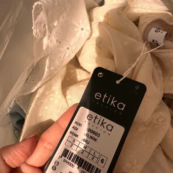 Yanlış Renk Gönderimi Ve Yanıltıcı Açıklama