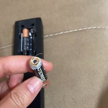 Kullanılmayan Kumanda Pilinin Gece Patlaması Şaşkınlık Yarattı