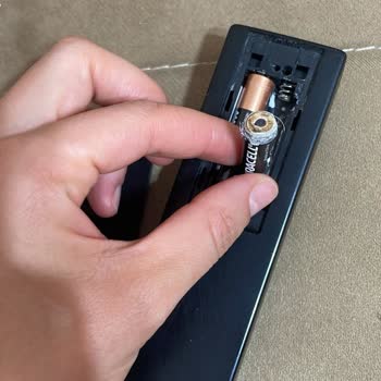 Kullanılmayan Kumanda Pilinin Gece Patlaması Şaşkınlık Yarattı