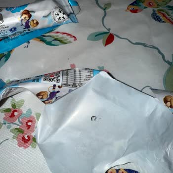 Algida Çocuğuma Güvenle Aldığım Dondurmadan Şüpheli Bir Madde Çıktı!