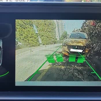 BMW 4.18i Multimedya Ekranında Çıkan Siyah Daire Park Sırasında Sorun Yaratıyor!