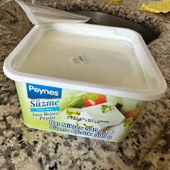 Satın Aldığım Süzme Peynirin İçinden Küflenmiş Yabancı Madde Çıktı