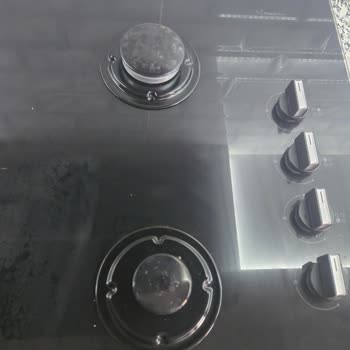 Yeni Beko Ankastre Ocakta Temizleyici Sonrası Kalıcı Leke Sorunu