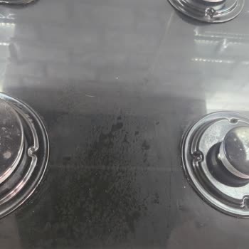 Yeni Beko Ankastre Ocakta Temizleyici Sonrası Kalıcı Leke Sorunu