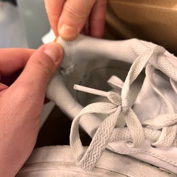 Nike Ayakkabım 3 Ayda Tabanı Patladı, Kullanıcı Hatası Denildi