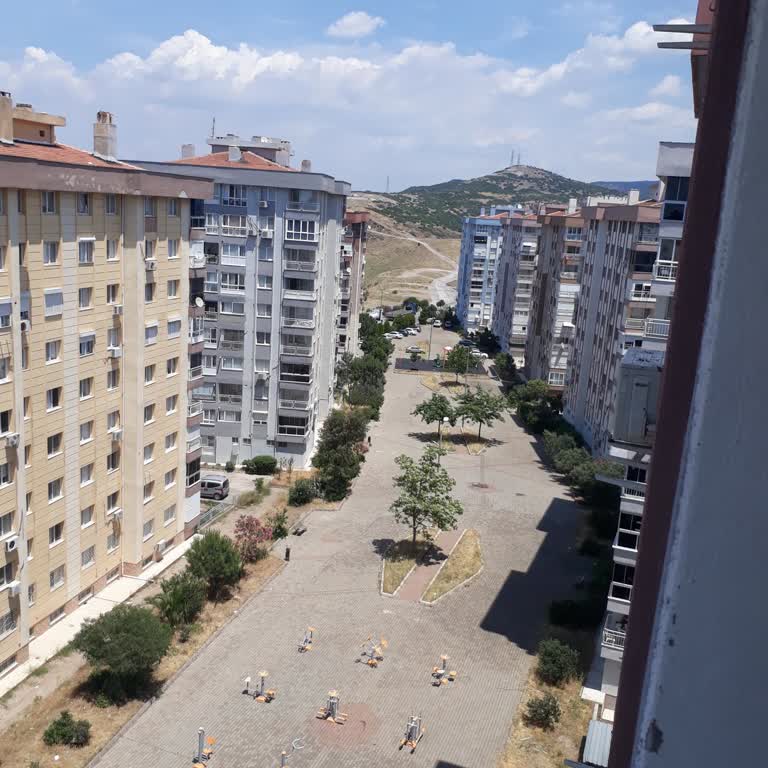 Çiğli İzkent-EVKA5 Arası Otobüs Güzergahında Yol Güvenliği Tehlikesi