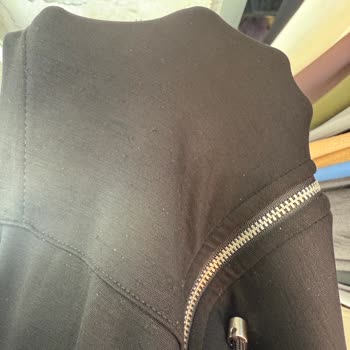 Oysho Modal Sweatshirt İki Kez Giyince Tüylenme Yaptı, Mağduriyet Yaşadım