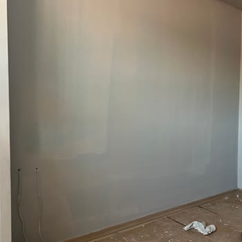 Aldığım Boya Duvara Tutunmuyor, Tamamen Çıkıyor!