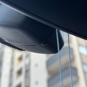 BMW 5.20i Dikiz Aynası Parçası Yaz Gelmeden Eriyor!