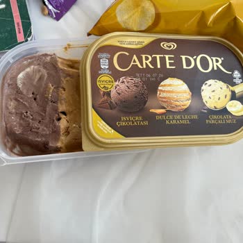 Dondurmanın İçinden Buz Ve Pütürlü Tat Çıktı