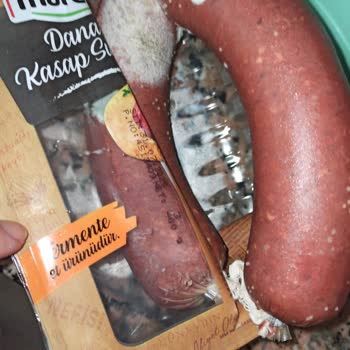 Son Kullanma Tarihi Geçmemiş Sucukta Küf Sorunu