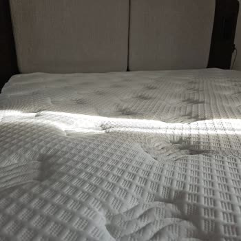 Kısa Sürede Çöken Yatak Ve Tarafsız Olmayan Servis Süreci Nedeniyle Mağduriyet