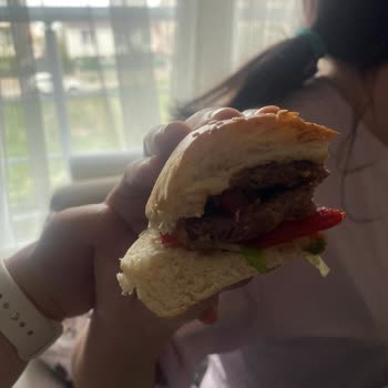 Soğuk Ve Bayat Ürünler, Geç Ulaşan Hizmet