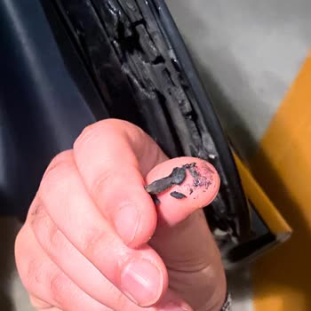 Kia Rio Kapı Fitilleri Kısa Sürede Eriyip Hamur Gibi Oldu, Destek Bekliyorum