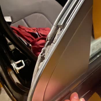 Kia Rio Kapı Fitilleri Kısa Sürede Eriyip Hamur Gibi Oldu, Destek Bekliyorum