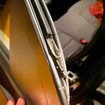 Kia Rio Kapı Fitilleri Kısa Sürede Eriyip Hamur Gibi Oldu, Destek Bekliyorum