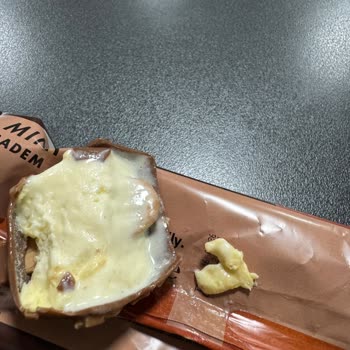 Magnum Mini Dondurmada Erimeyen Garip Parçalar Ve Sıvı Kıvam Sorunu