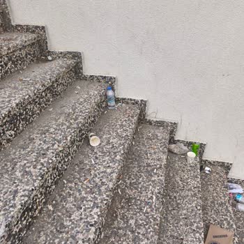 Sosyete Pazarında Otopark Ve Temizlik Sorunları Ziyaretçileri Mağdur Ediyor