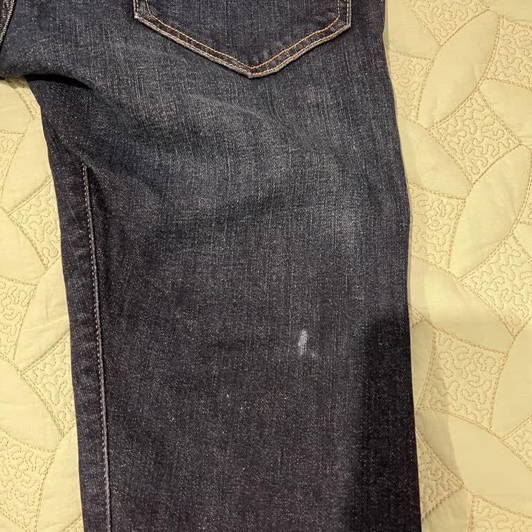 Levis Kot Pantolonda Renk Solması Ve Mağaza İlgisizliği