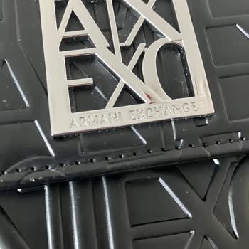 Armani Çantanın Derisi Kısa Sürede Soyuldu, Boyner'e Güvenim Sarsıldı