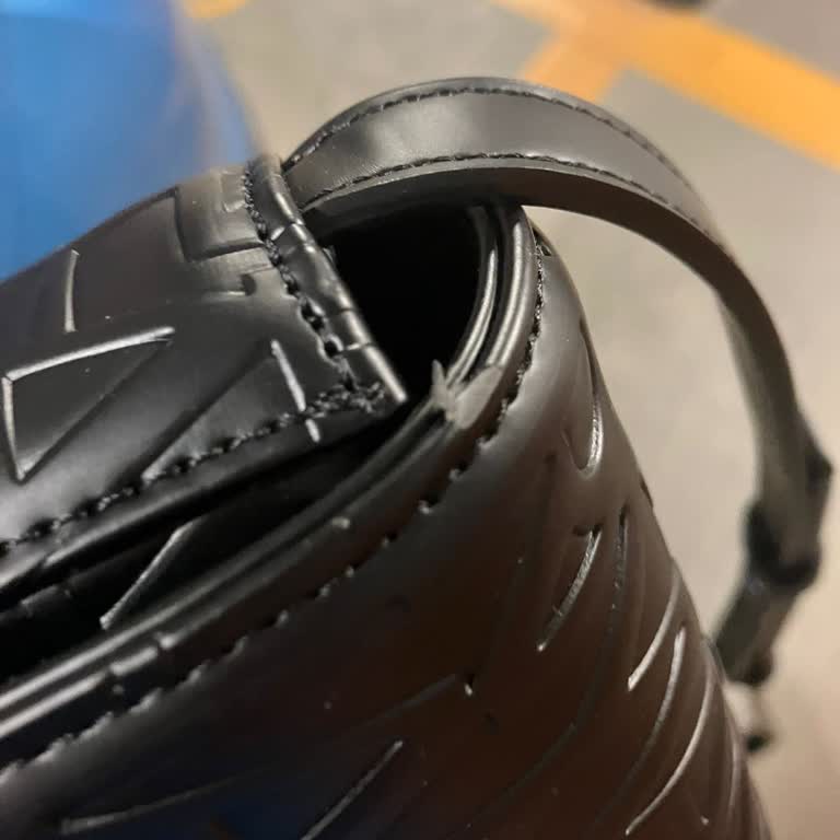 Armani Çantanın Derisi Kısa Sürede Soyuldu, Boyner'e Güvenim Sarsıldı