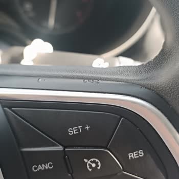 2 Yıllık Araçta Direksiyon Ve Klima Düğmelerinde Beklenmedik Soyulma Sorunu