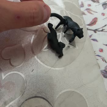 Kinder Joy Sürpriz Yumurtadan Eksik Ve Tekrarlı Oyuncak Çıkması