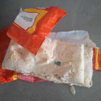 Küflü Cheddar Peynirli Tost Satışı Hayal Kırıklığı Yarattı