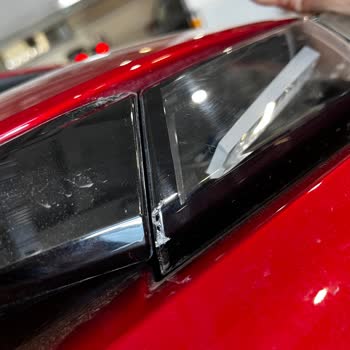 Peugeot 308 Stop Lambalarında Çatlak Sorunu Mağduriyeti