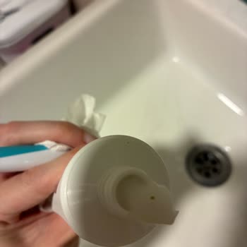 Sensodyne Diş Macununda Tekrar Garip Maddelerle Karşılaştım Param Boşa Gidiyor