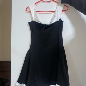 Aldığım Elbise Fotoğraftakinden Tamamen Farklı Ve İade Masrafları Bana Yükleniyor