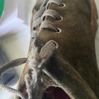 Ayakkabı Bağcıkları Hızla Deforme Oluyor Mağaza Sorunu Çözmüyor