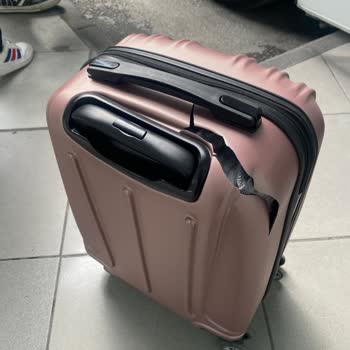 VİB Turizmde İki Farklı Yolculukta Bavulumuz Kırıldı Muhatap Bulamadık