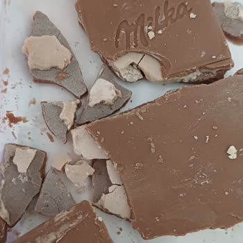 I Bought Milka Strawberry Chocolate and It Was Spoiled Long Before Its Expiry Date