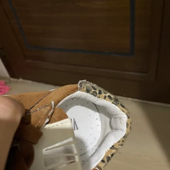 Kemal Tanca'dan Alınan Spor Ayakkabıda Deri Kayganlığı Ve Sağlık Sorunu