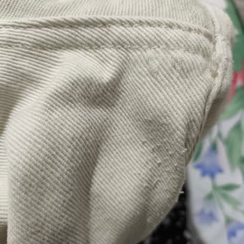 Yeni Alınan Pantolon İlk Kullanımda İncelip Yırtıldı