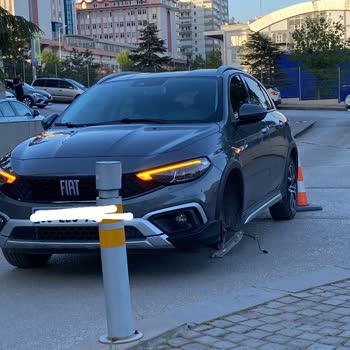 Antares AVM Otoparkındaki Uyarısız Çukur Nedeniyle Araç Lastiğimin Zarar Görmesi Ve Mağduriyet