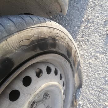 Aldığım Lassa Lastiklerin Hepsi Kısa Sürede Tel Kırdı Ve Balon Yaptı