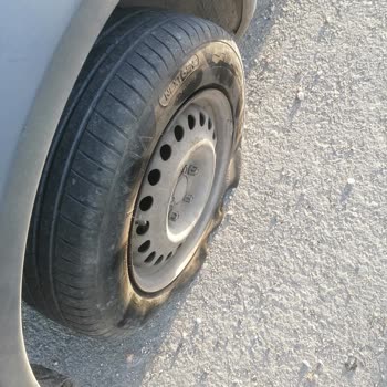 Aldığım Lassa Lastiklerin Hepsi Kısa Sürede Tel Kırdı Ve Balon Yaptı