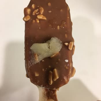 Aldığım Magnum Mini Paketinde Şüpheli Maddeyle Karşılaştım