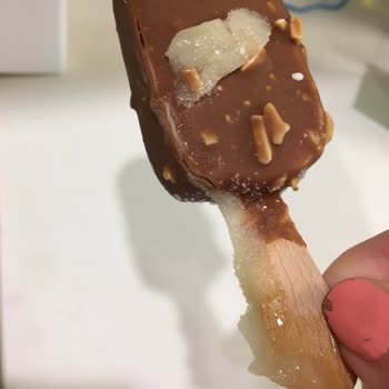 Aldığım Magnum Mini Paketinde Şüpheli Maddeyle Karşılaştım