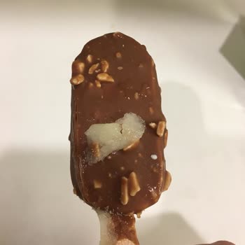 Aldığım Magnum Mini Paketinde Şüpheli Maddeyle Karşılaştım